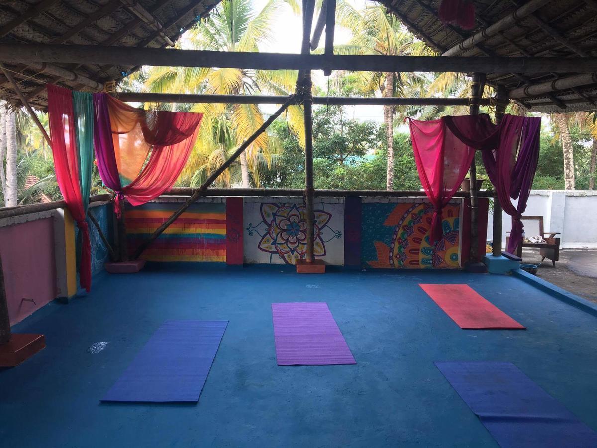 Mk Gardens Surf & Yoga House 호텔 바르칼라 외부 사진